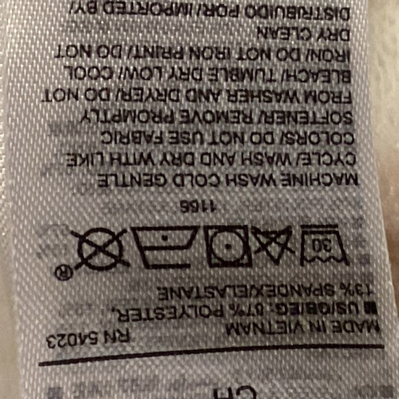 GapFit Breathe Long Sleeved Open Back T-Shirt, Size S - Picture 7 of 11